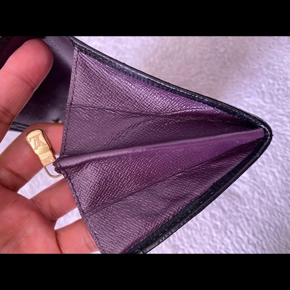 AUTHENTIC LOUIS VUITTON EPI BLACK LONG WALLET - Picture 8 of 10